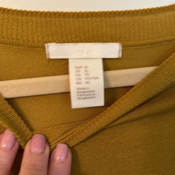 H&M Fine Gauge sweater - Picture 2 of 9